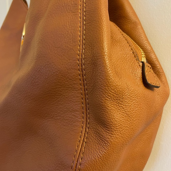 Sold MICHAEL KORS Pebble Leather Fulton Chain Med Shoulder Tote Luggage Brown - Picture 6 of 14